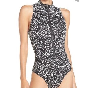 Magicsuit Miraclesuit School Daze
Coco Underwire‎ One-Piece Swimsuit Zipper